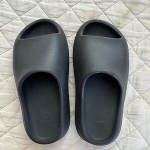 Adidas Yeezy Slides